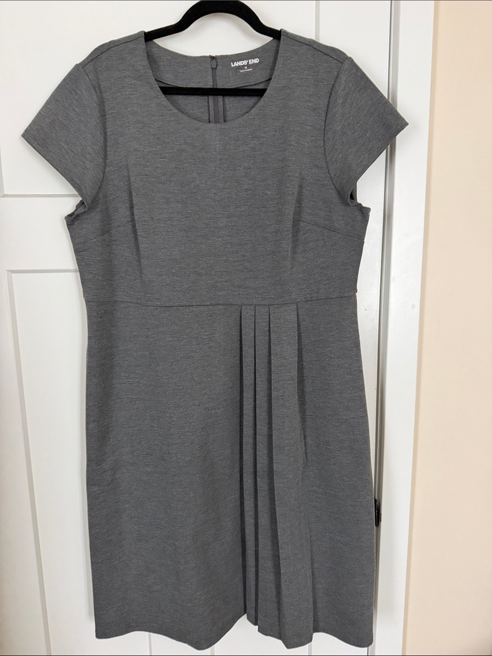 Lands' End Gray Pleated Cap-Sleeve Dress size 16